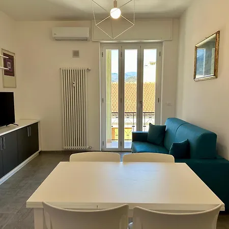 Casa Grecale - Elegante E Indipendente Con Balcone Finale Ligure